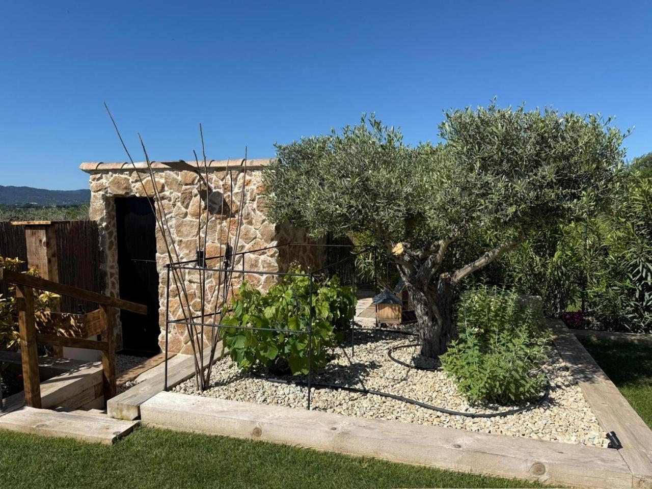 Puyvert Une Nuit En Luberon מראה חיצוני תמונה